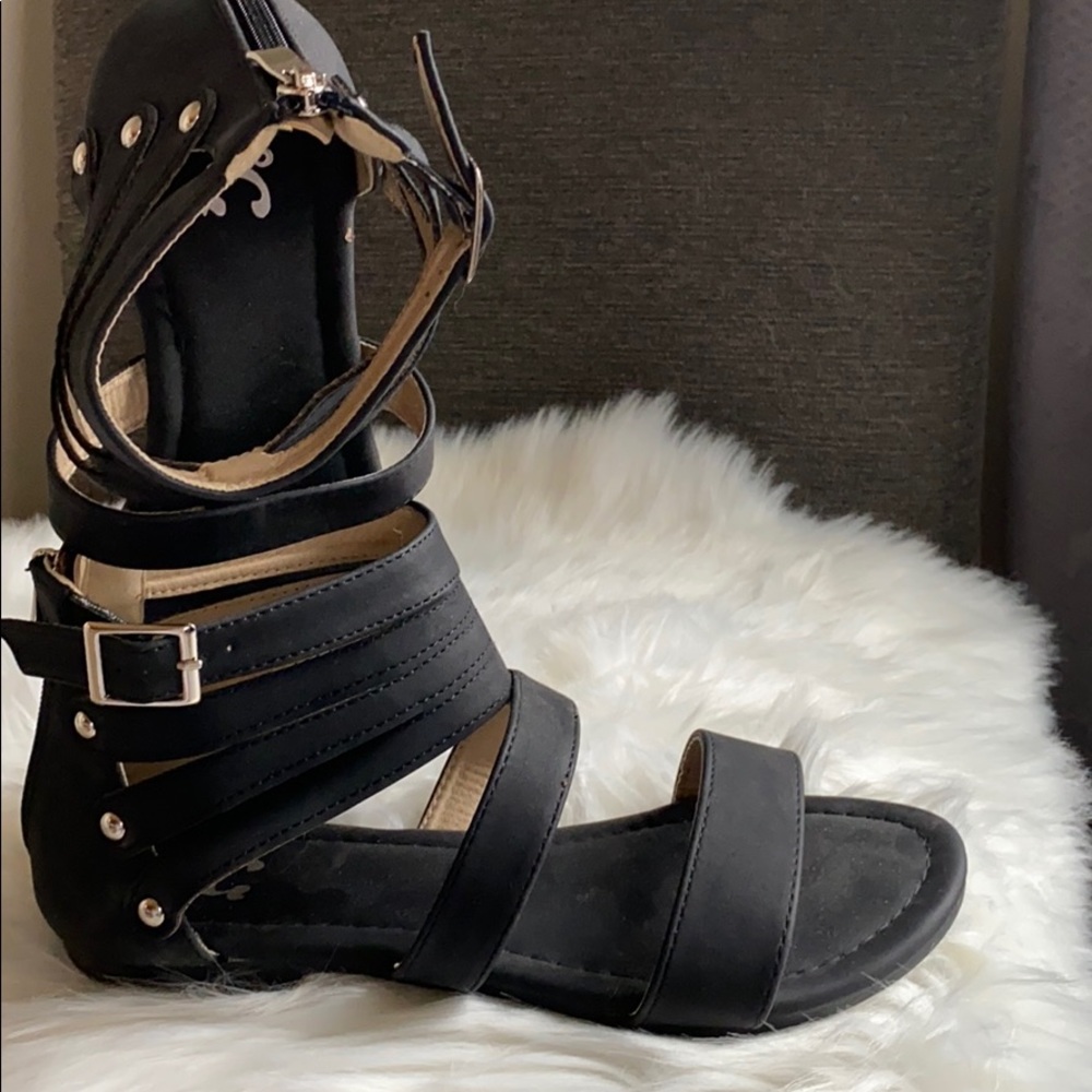 JC Black Strappy Flat Sandals - Size 8 1/2